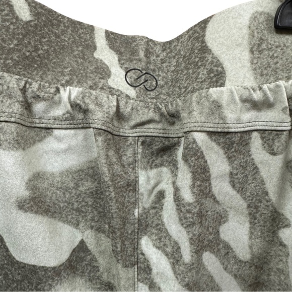 Calia By Carrie Underwood Green Camo Jogger Ankle Pants Size Small - Picture 7 of 10